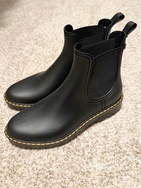 Black Chelsea Rain Boots with Yellow Stitching - Igor